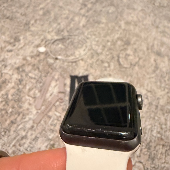 Apple Watch with multiple bands - Picture 3 of 8
